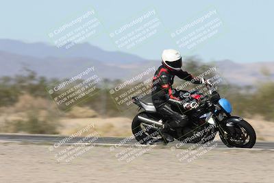 media/Dec-01-2025-Moto Forza (Mon) [[2daa91e15f]]/3-Beginner Group/Session 2 (Turn 7 Inside Pans)/